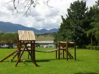 Beautiful Country Houses.Access to the dam via the property,Heated swimming pool Hotels in Piracaia