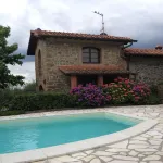 Casa di Campagna con Piscina Hotels in Reggello