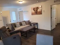 Charming 2-bedroom condo in lovely Coos Bay with WiFi, AC