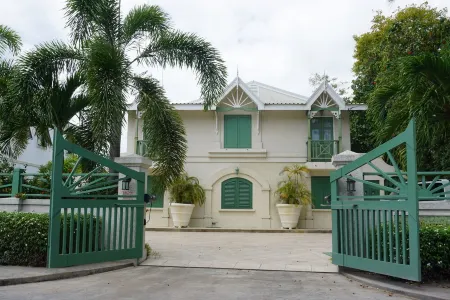 Beachfront Bliss - Stunning 3-Bedroom Villa on Barbados’ West Coast