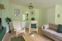 The Green Escape - Cozy & Chill Hotels in Brunoy