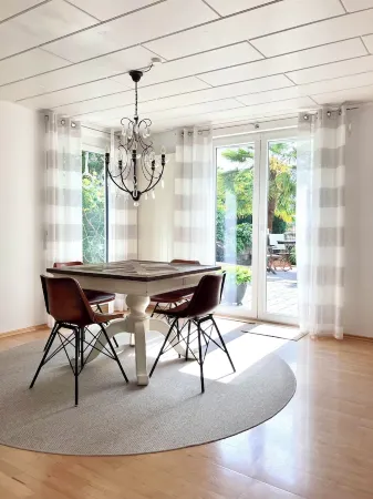 Vacation apartment • At home in the Weilerblick - Отели в г. Берг