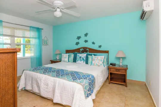 Newly renovated Oceanfront Townhouse with Stunning Views & Private Beach Access