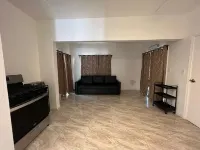 New Remodeled Modern 1 Bedroom, AC, Generator, WIFI