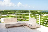 Charming 2-bedroom villa with AC, WiFi in tranquil Osbourn-Fitches Creek Hotels in Osbourn