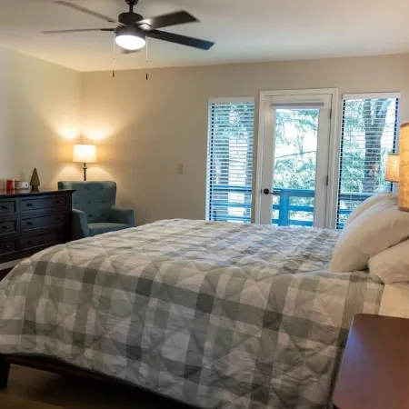 Family Getaway: Lakeside and Hiking Cabin
