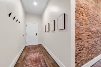 Edison Place: Premier Industrial Modern Downtown 1 BR Loft Hotel a Ypsilanti