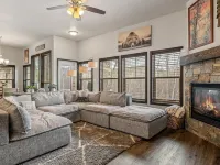 Cozy Getaway at The Lazy Bear Lodge: 3BR/2BA in Dover, ID! Hotels in Dover