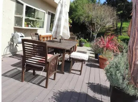 A Quiet Place with WiFi in El Sobrante Отели рядом с достопримечательностью «Golden State Model Railroad Museum»