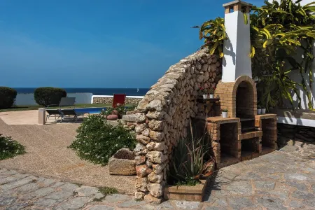 Villa en Ciutadella en primera línea de m ar