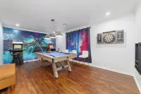 Katy Oasis with Huge Patio, Pool & Game Room