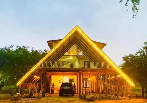The Wish Lake Resort Hotels in Palugaswewa