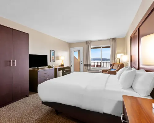 Comfort Inn & Suites Munising-Lakefront Hotels in Munising