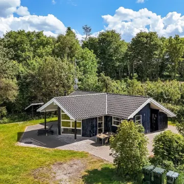 "Thorman" - 75m from the Sea