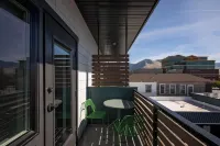 Gravity Haus Missoula - Mountain view
