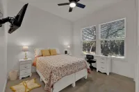 Serene Getaway Nestled in the Tx Hill Country! Hotels in Canyon Lake