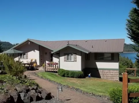 Spectacular lake view!