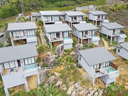 Red Palm Luxury Villas with Private Pools