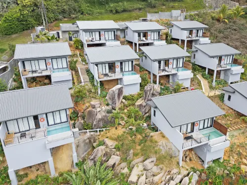 Red Palm Luxury Villas with Private Pools