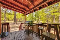 Coconino Cabin w/ Kayaks ~ 13 Mi to Reservoir - Pet friendly