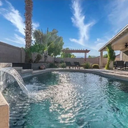 Huge 4 bedroom home filled with entertainment for all!
