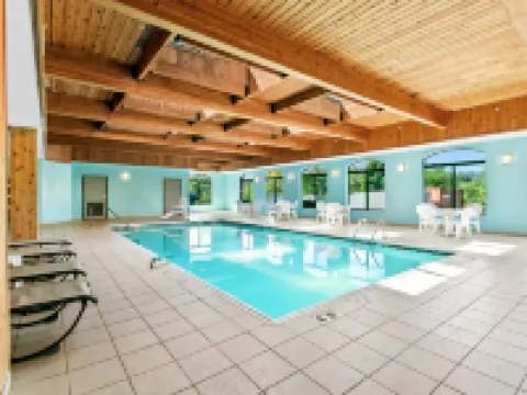 Comfort Inn & Suites Grand Blanc-Flint Hotels in Genesee County