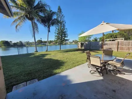 Cozy Getaway 5 Min Walk to Parks Отели рядом с достопримечательностью «Royal Palm Beach Commons Park»