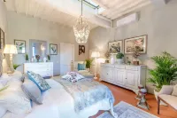 Villa Chianti, Your Secret 4 Bedrooms Retreat with View over the Vineyards in Marcialla - Homestays