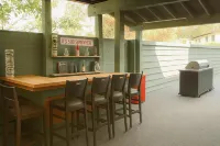 Hidden Oasis in Victoria, BC Hotels in Saanich