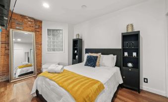 Short North Lounge Stay for 2