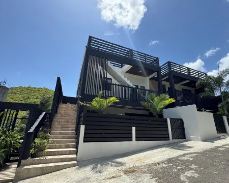 Daze Off Hotels in Savannes