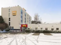 hotelF1 Igny Massy TGV Отели в г. 