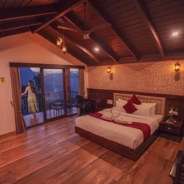 ซิลเวอร์ โอ๊ค รีสอร์ต วายานาด โรงแรมใกล้น้ำตกสุชีพารา