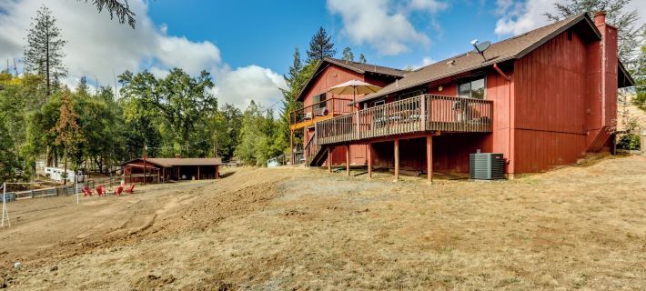 Pet-Friendly Escape w/ Game Room & Fire Pit! Hotele w: Madera County