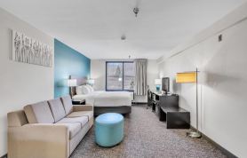 Duluth Inn & Suites Near Spirit Mountain