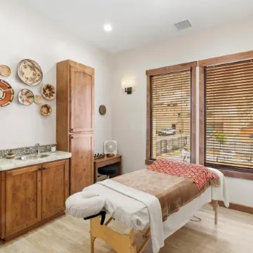 Bluff Dwellings Resort