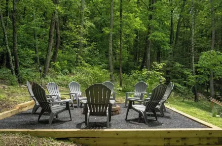 Large updated home with Game Room, Theater, hot tub and fire pit on Bryce Resort Отели в г. Басай