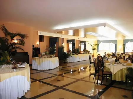 Hotel Tre Torri Отели рядом с достопримечательностью «Camping la Pineta Village»