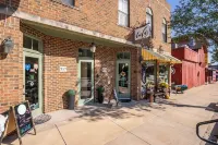 Lone Star Loft on the Mississippi River!