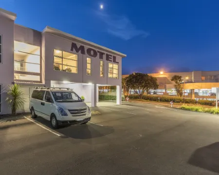 Amethyst Court Motor Lodge Hotels in Porirua