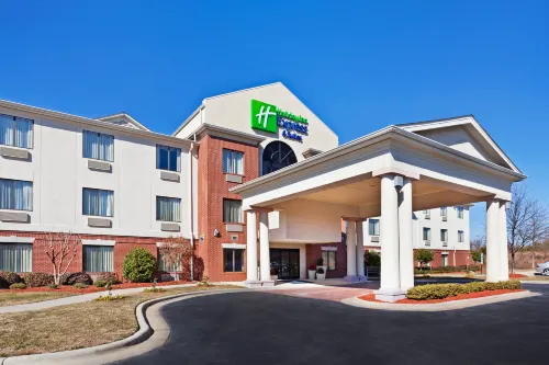 Holiday Inn Express & Suites REIDSVILLE by IHG