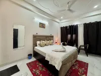 Hotel Bhavna Bhawan 800 m from Prem Mandir - Pensions