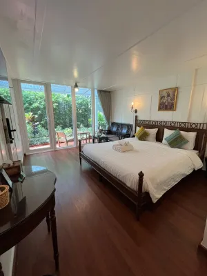 반 데브티다 방콕 톤부리 대학교 주변 호텔