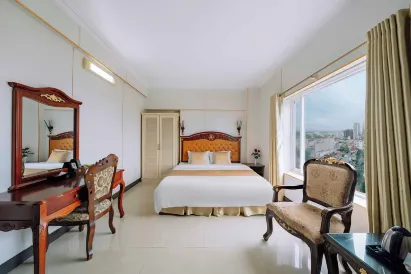 Classic Hoang Long Hotel