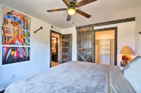 4 Mi to Dtwn: Rustic Fort Worth Apt - Condos