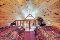 Hocking Hills Lake Gem w/ Hot Tub, Dock, 100 Acres - balcony