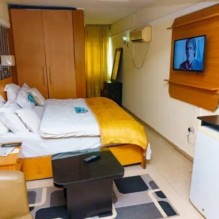 Kenbrill Hyatt Hotel