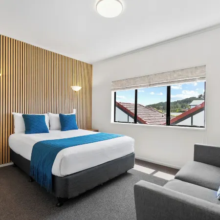 Summer Inn Motel - Newly Renovated, 2 Min Walk to Orewa Beach