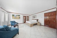 Private Beach Ocean Front Boat Dock Tiki Bar