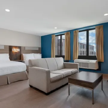 Holiday Inn Express & Suites Bronx - Zoo Area by IHG Hotels near Convent Garden